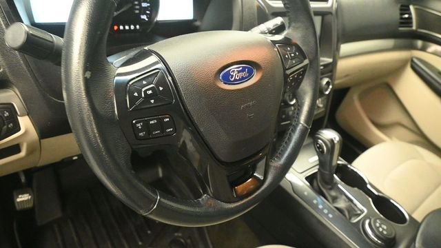 Certified 2018 Ford Explorer XLT w/ Equipment Group 201A AWD/4WD image 15