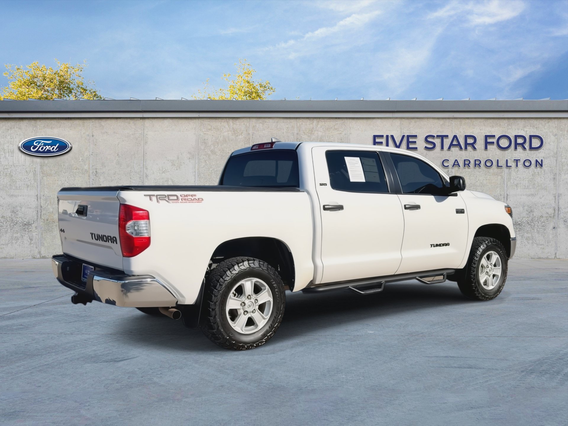 Used 2021 Toyota Tundra SR5 w/ SR5 Leather Package AWD/4WD image 8