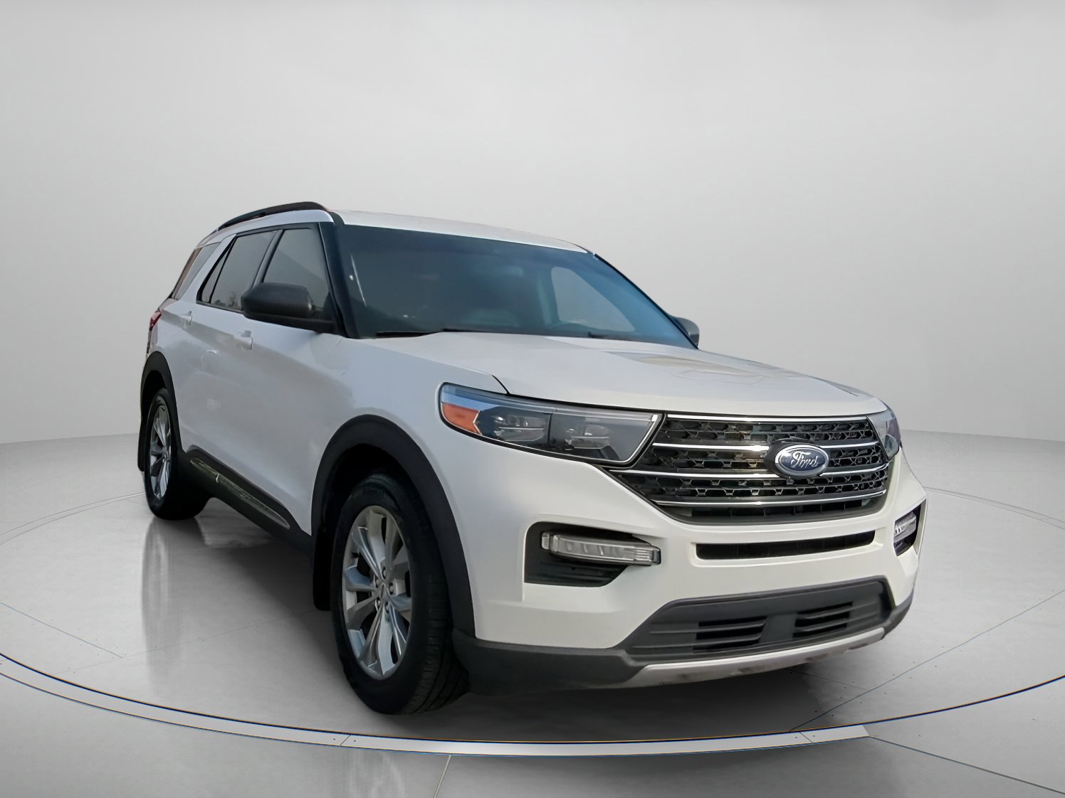 Certified 2020 Ford Explorer XLT w/ Equipment Group 202A image 28