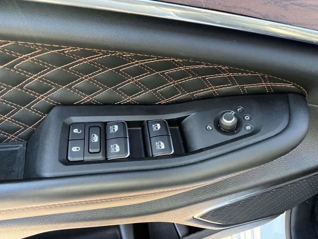 Used 2025 Jeep Grand Cherokee Summit image 12