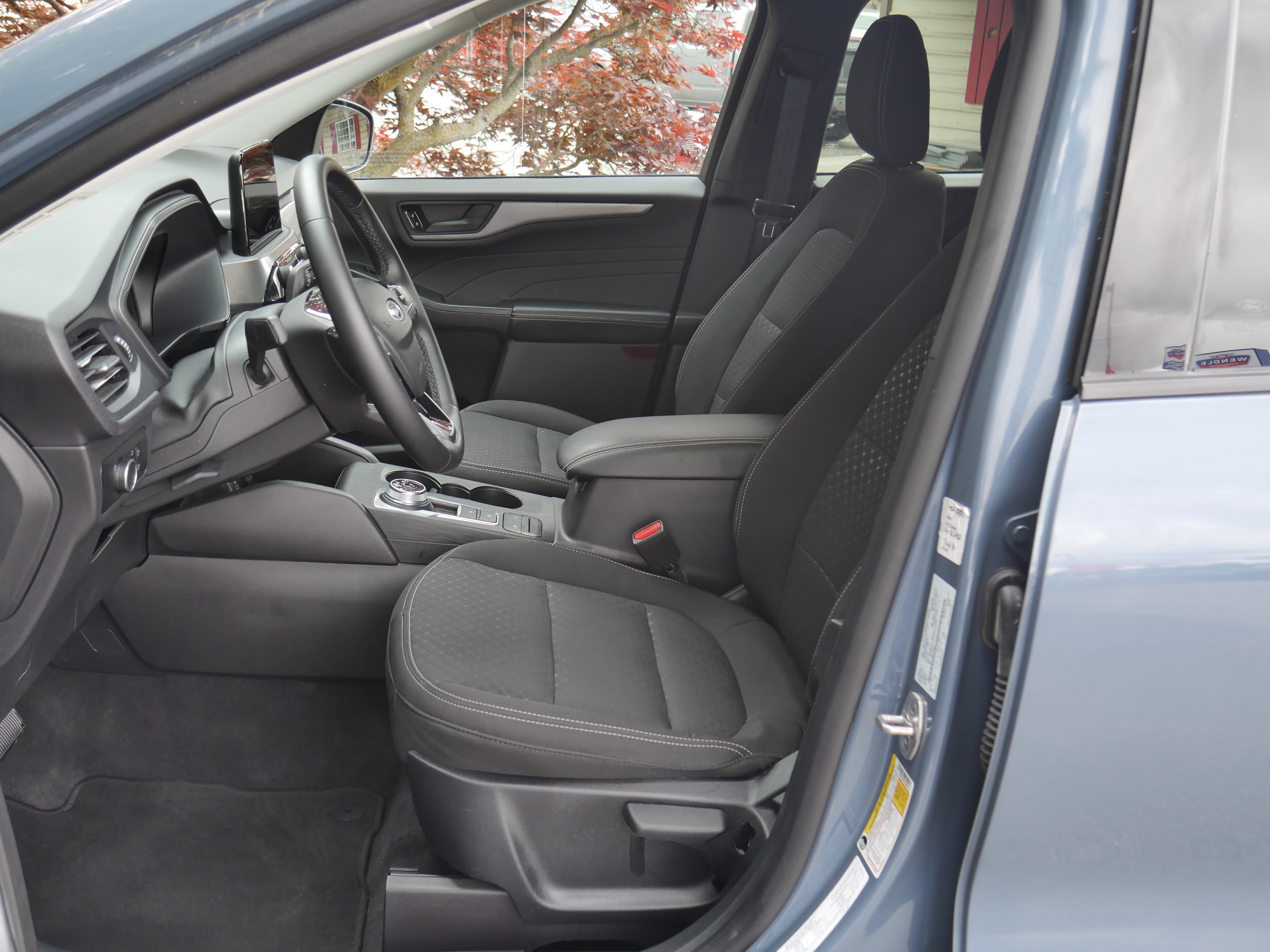 Certified 2025 Ford Escape Active AWD/4WD image 3