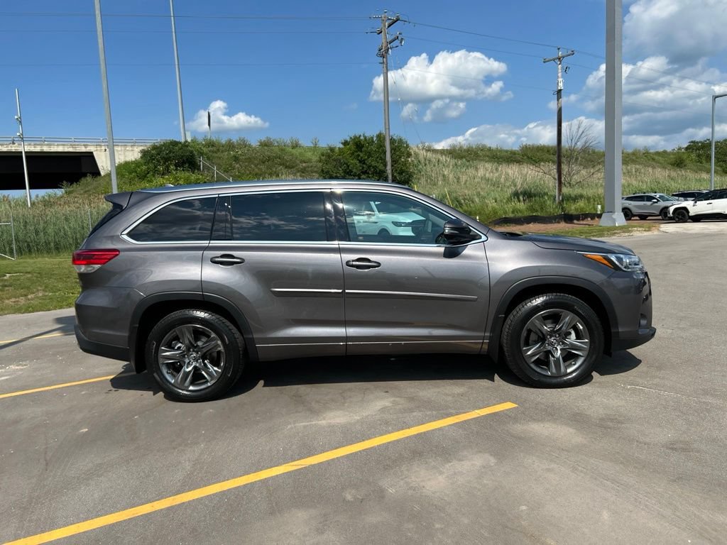Used 2018 Toyota Highlander Limited Platinum AWD/4WD image 6