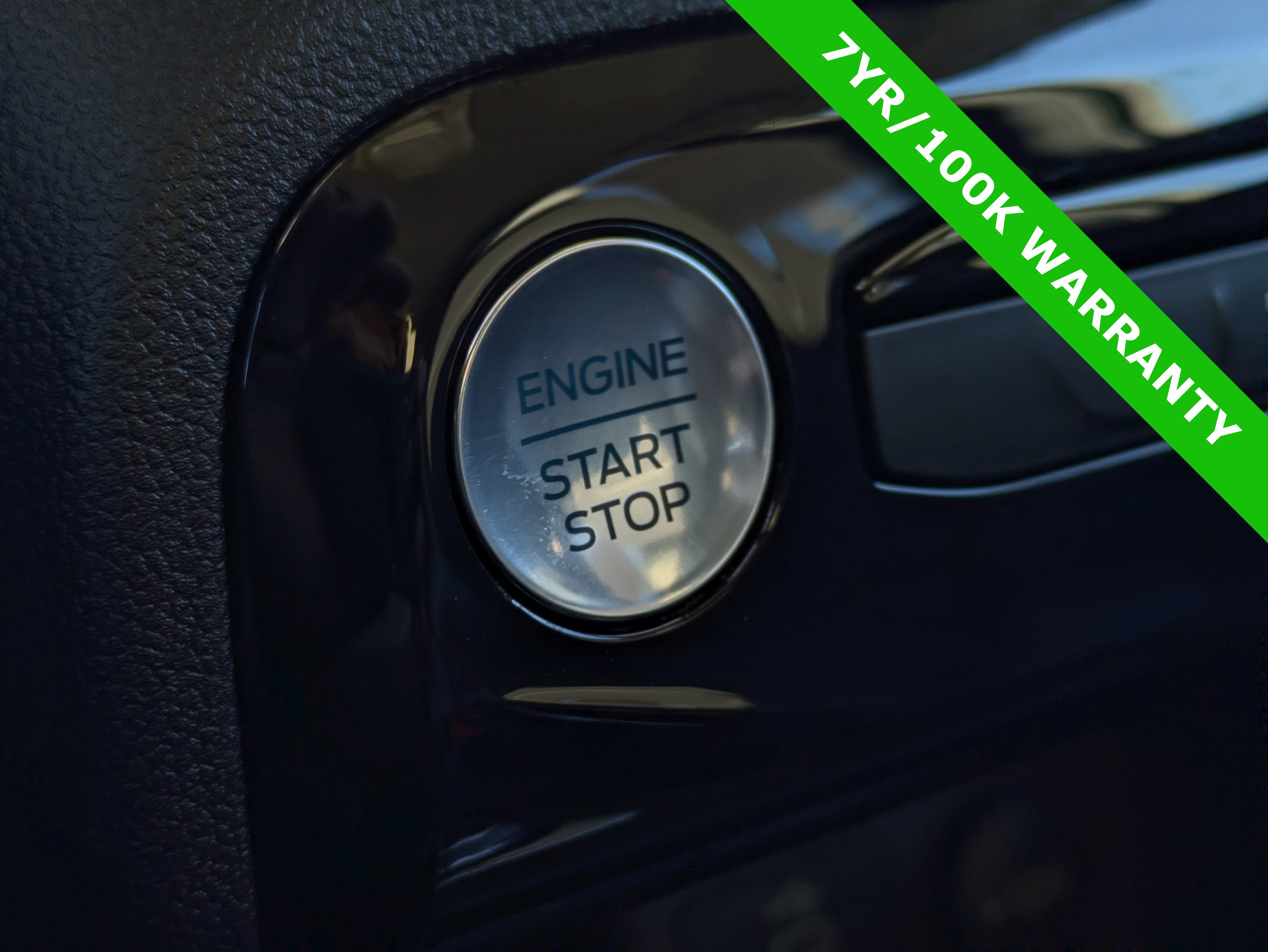 Certified 2025 Ford Escape SE FWD image 34