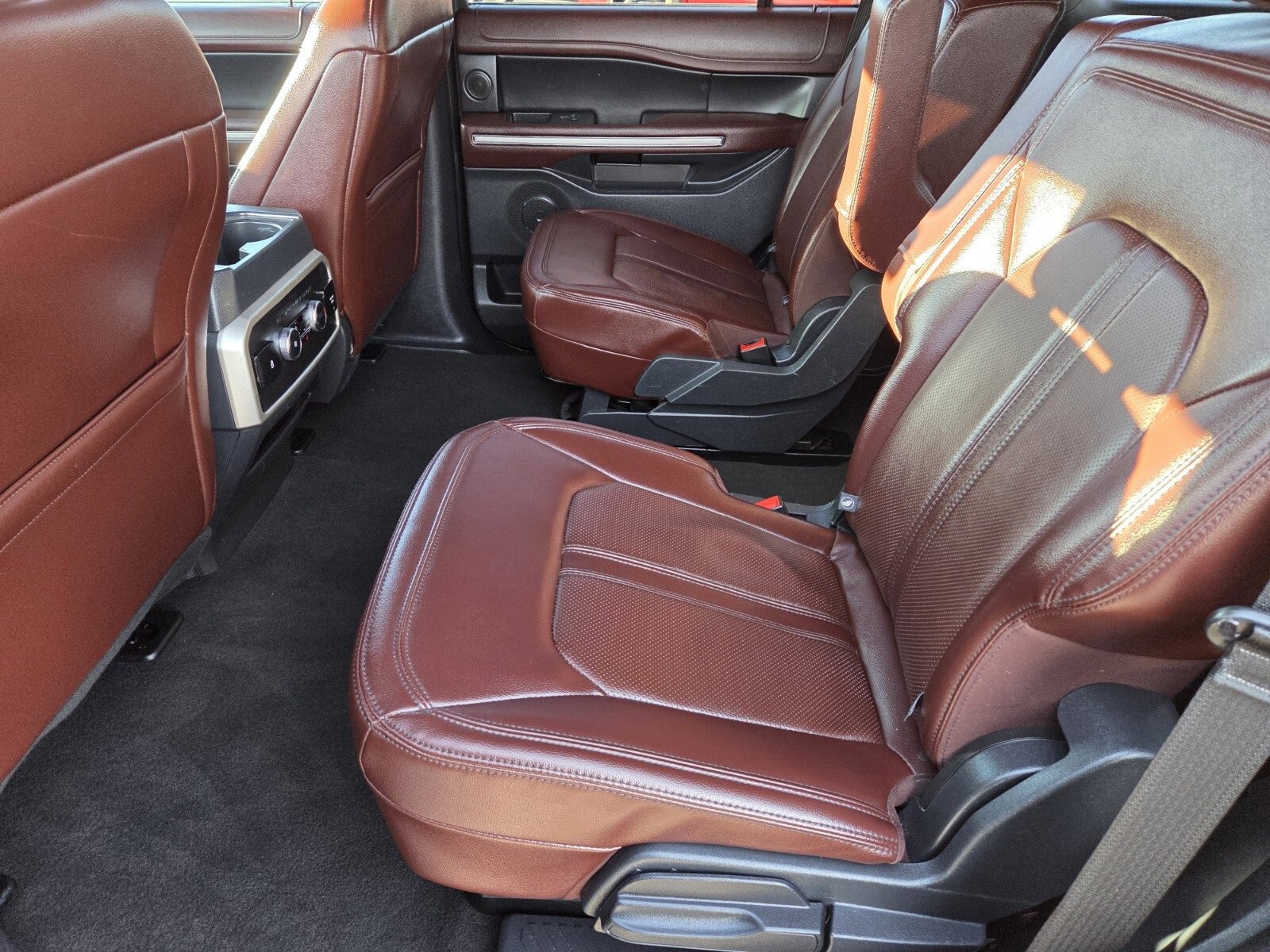 Certified 2024 Ford Expedition Limited image 12