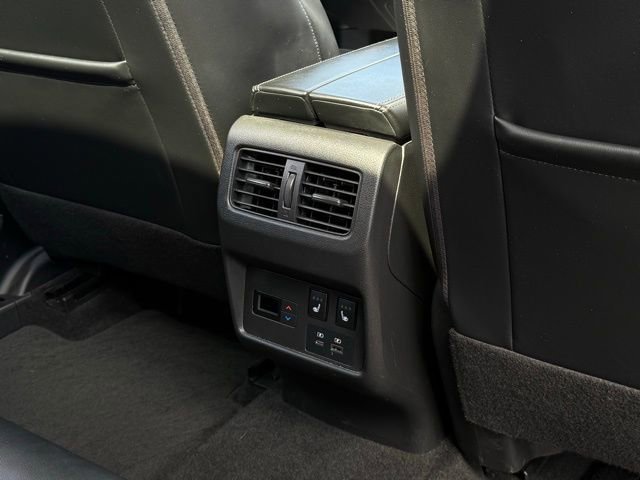 Used 2023 Nissan Rogue Platinum w/ Platinum Premium Package image 34