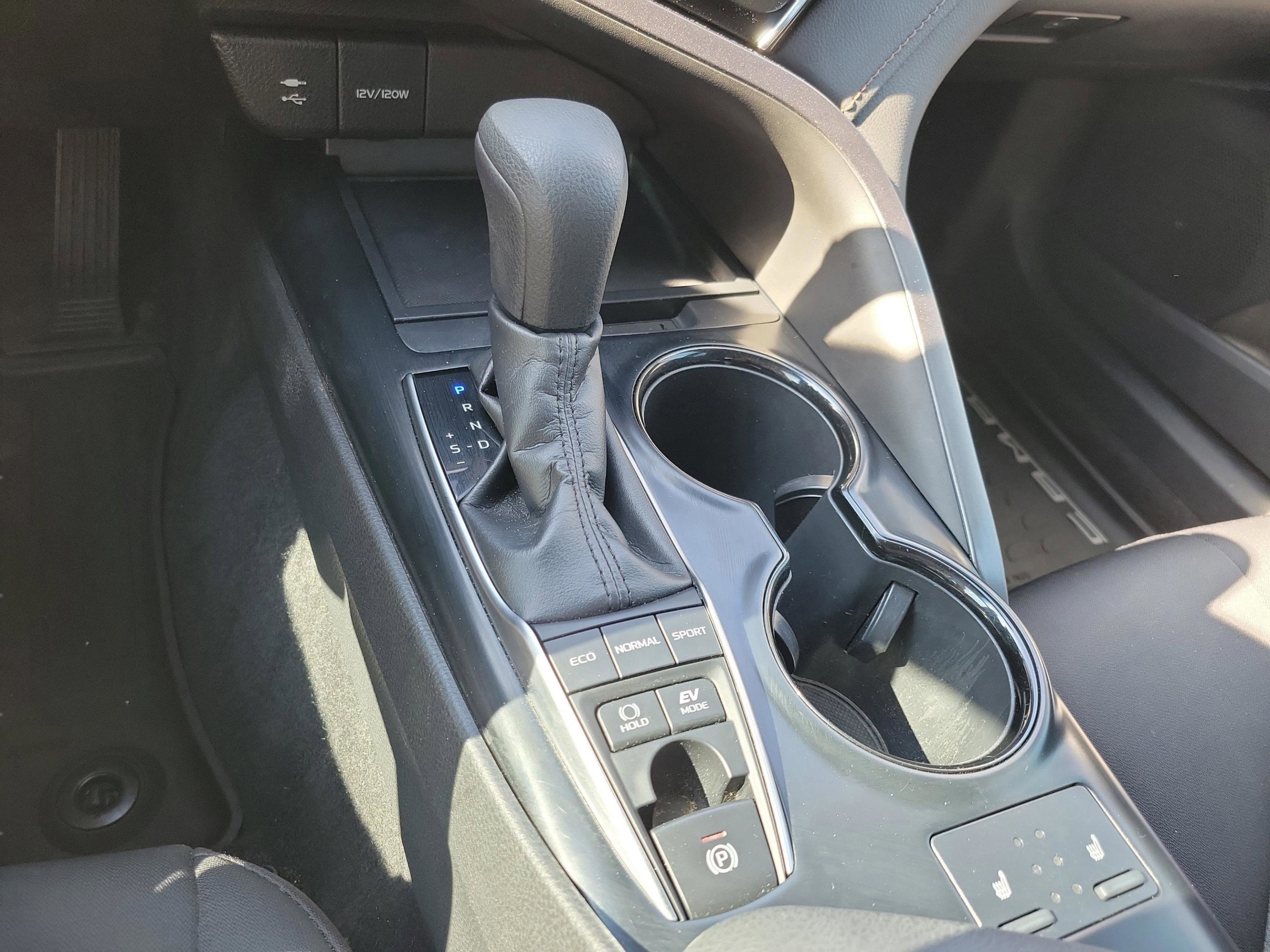 Used 2018 Toyota Camry LE image 18