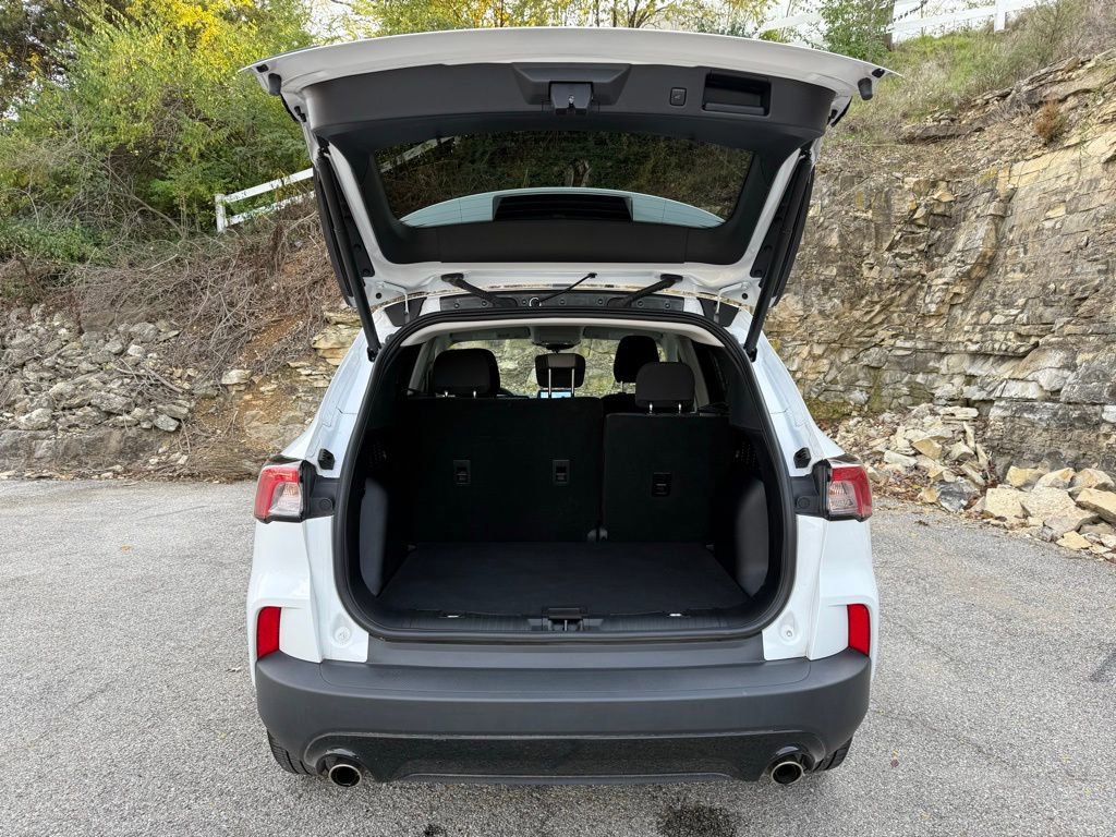 Certified 2022 Ford Escape SE w/ SE Sport Appearance Package image 9