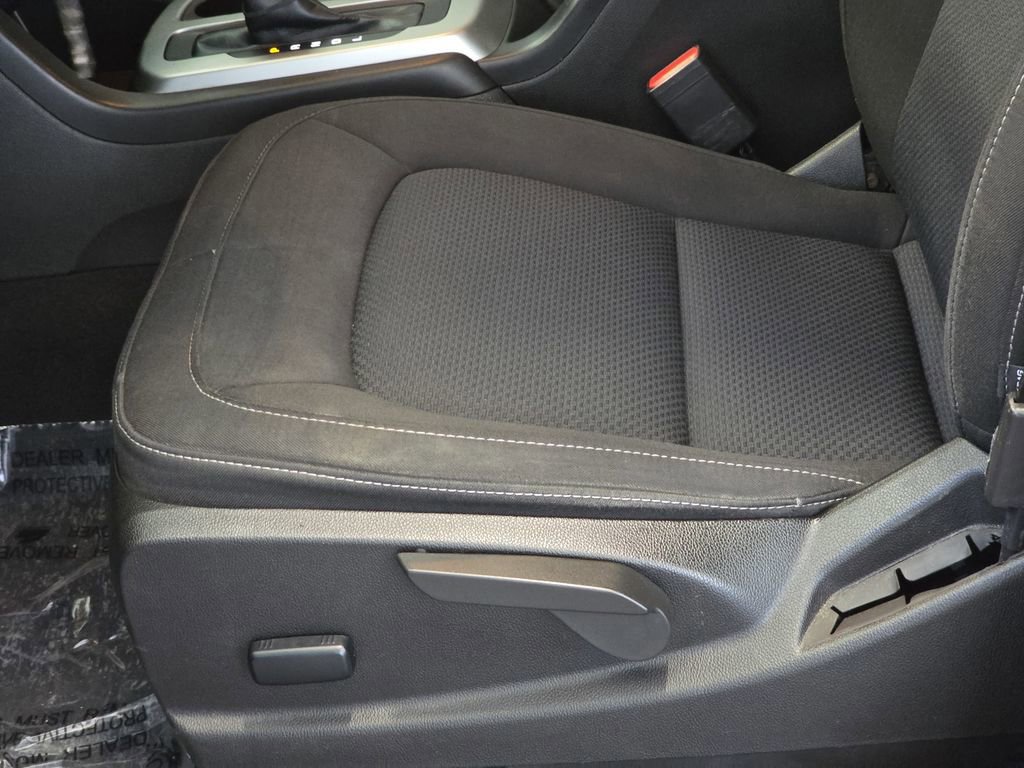 Used 2022 Chevrolet Colorado LT w/ LT Convenience Package image 26