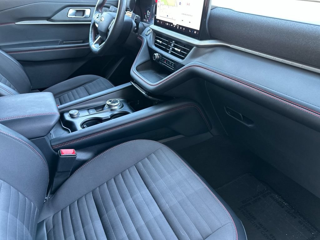 Certified 2025 Ford Explorer ST-Line AWD/4WD image 16