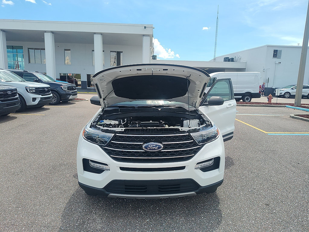 Certified 2021 Ford Explorer XLT w/ Equipment Group 202A RWD image 33