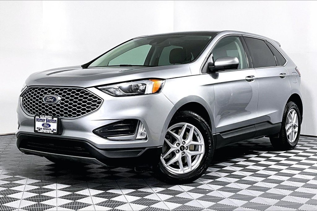Certified 2024 Ford Edge SEL w/ Convenience Package AWD/4WD image 2
