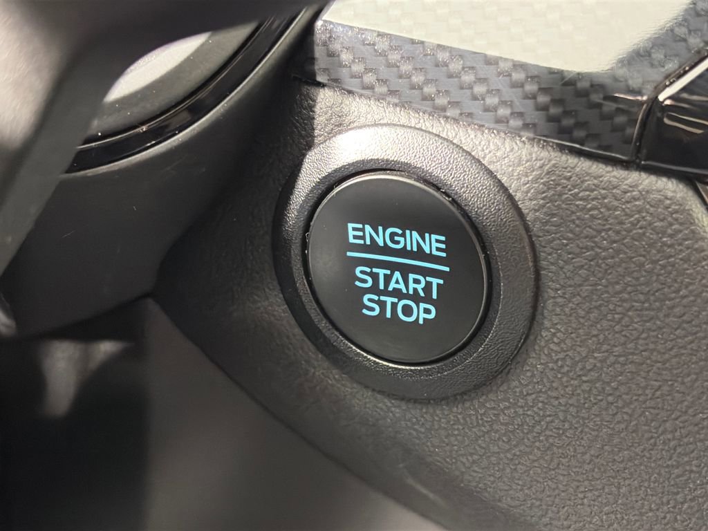 Certified 2025 Ford Escape ST-Line Select AWD/4WD image 21