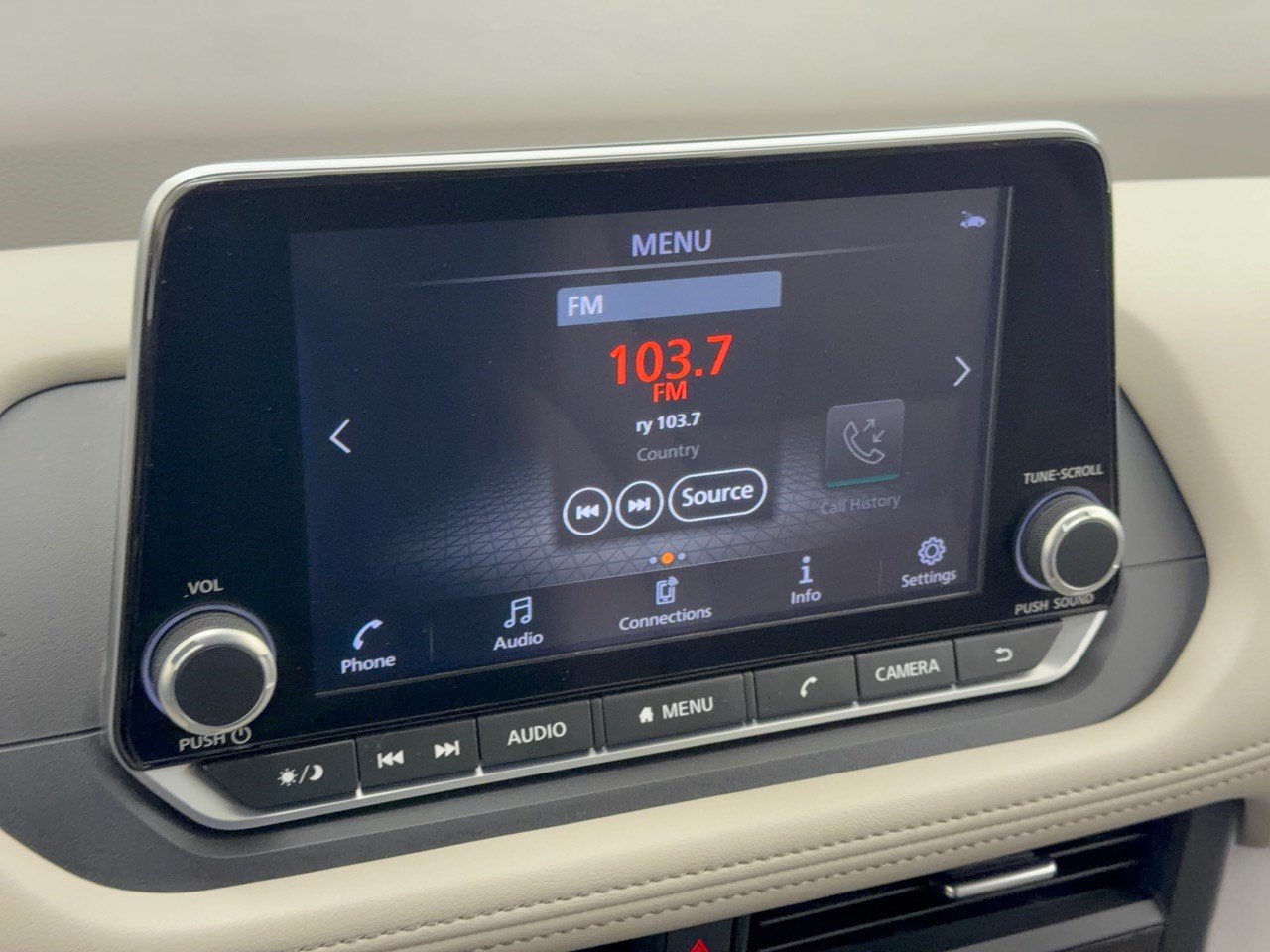 Used 2025 Nissan Rogue SV AWD/4WD image 23