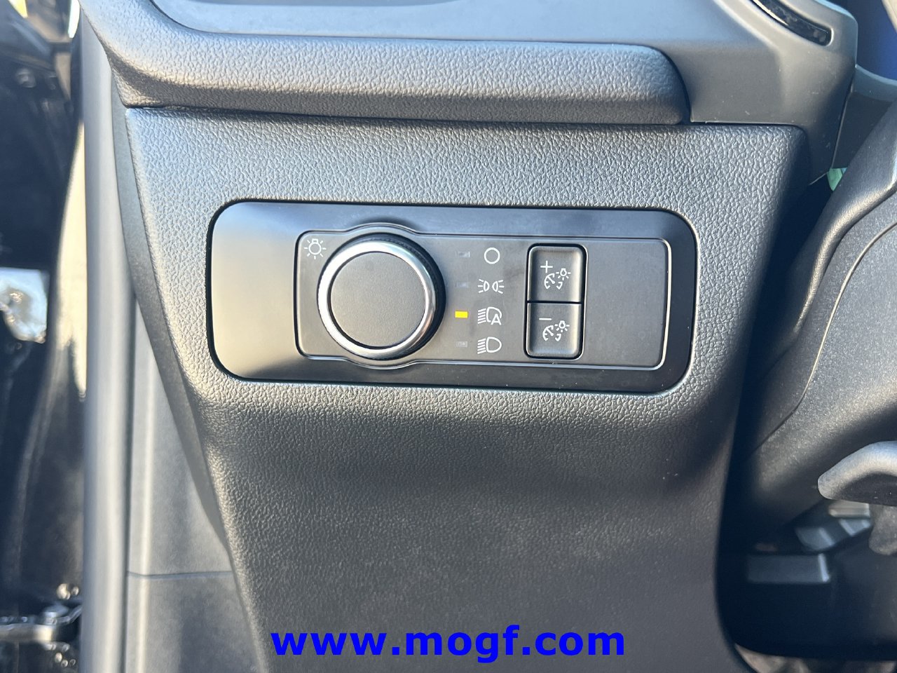 Certified 2025 Ford Escape ST-Line FWD image 13