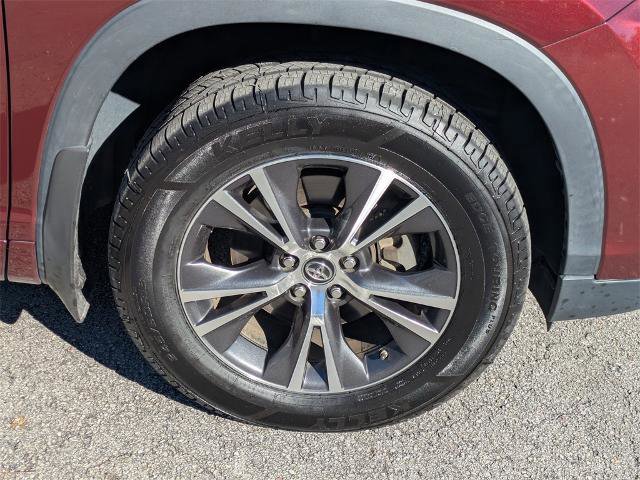 Used 2017 Toyota Highlander LE image 10