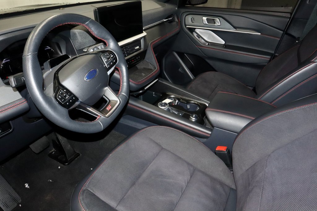 Certified 2025 Ford Explorer ST image 25