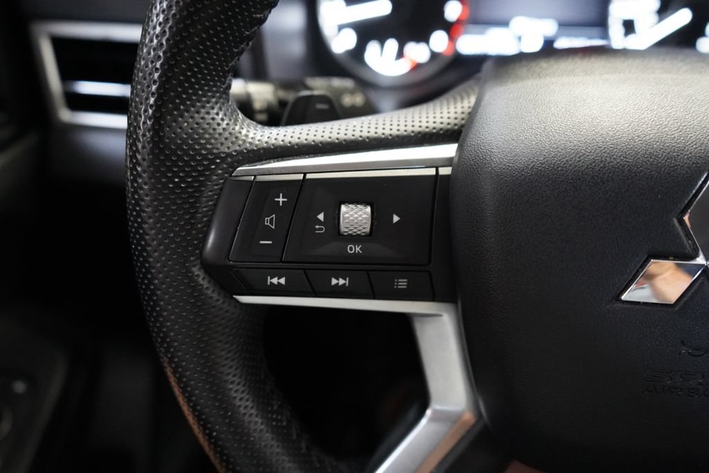 Used 2024 Mitsubishi Outlander SE AWD/4WD image 31