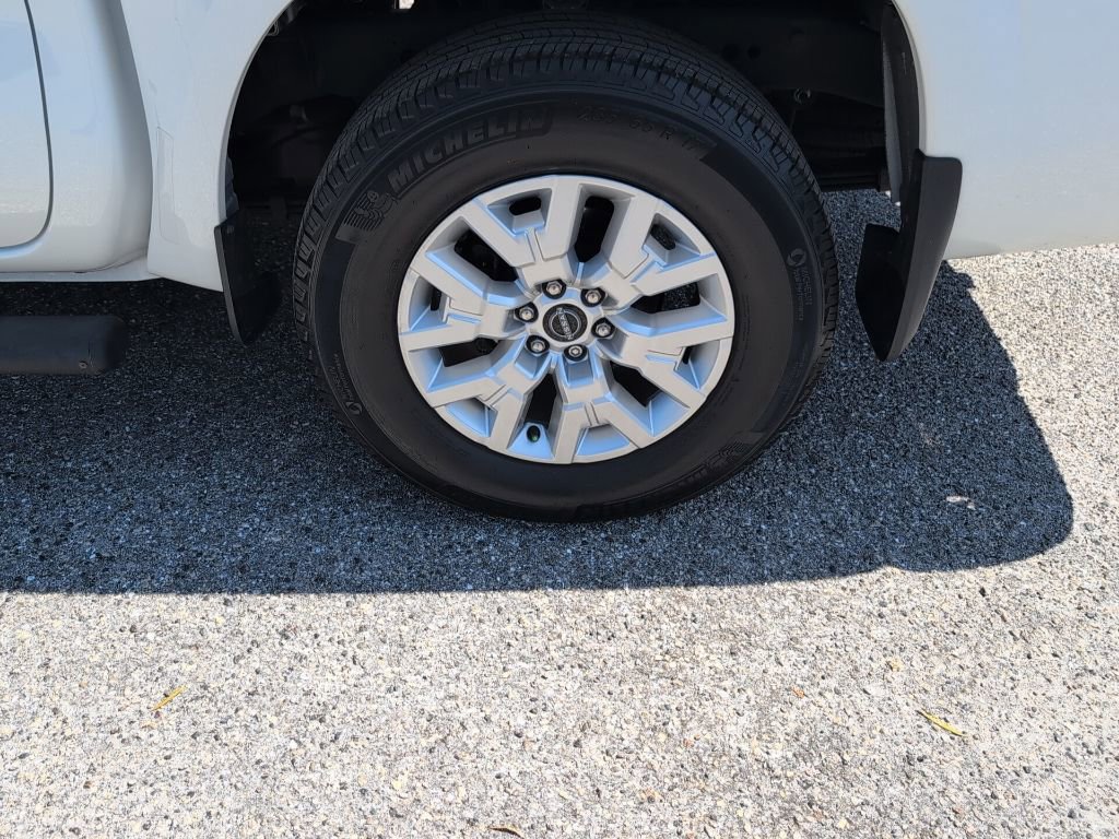 Used 2023 Nissan Frontier SV w/ SV Convenience Package image 13