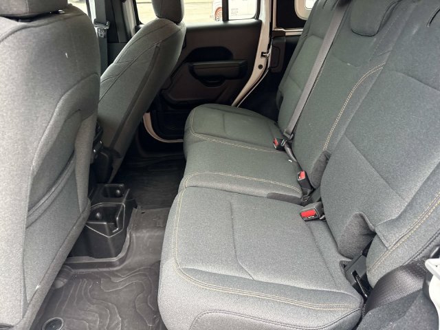 Used 2024 Jeep Wrangler Unlimited Sport AWD/4WD image 11