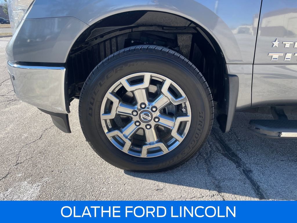 Used 2019 Nissan Titan SV w/ SV Convenience Package image 26