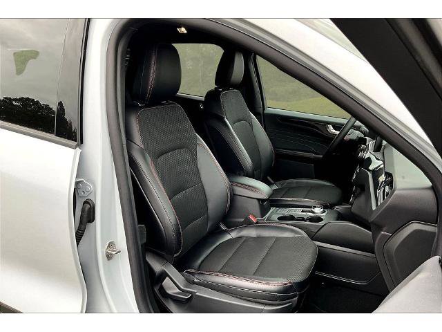 Certified 2025 Ford Escape ST-Line AWD/4WD image 9
