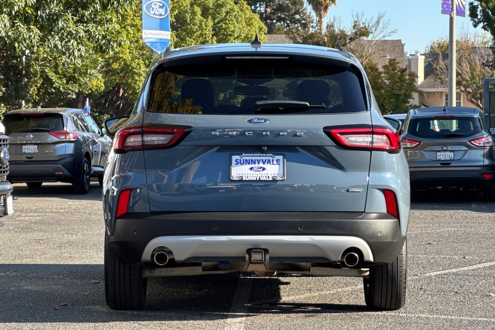 Certified 2025 Ford Escape SE w/ PHEV Premium Package FWD image 5