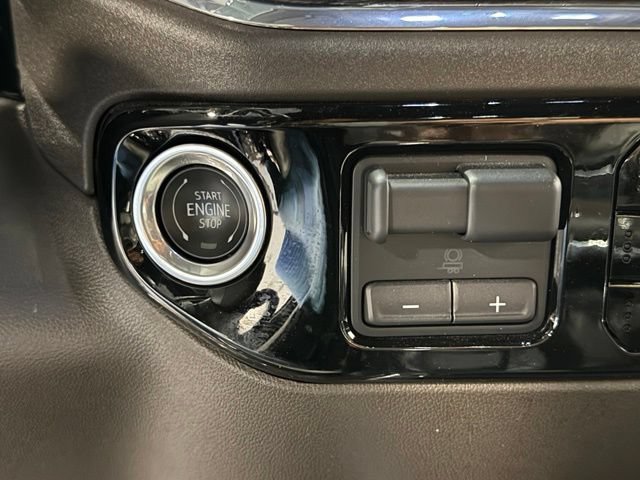 Used 2025 Chevrolet Silverado 1500 LTZ w/ LTZ Premium Package AWD/4WD image 18