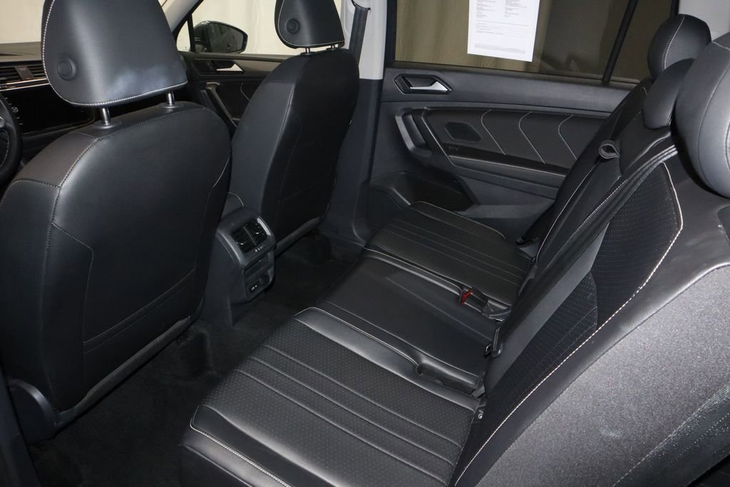 Used 2024 Volkswagen Tiguan SE image 21