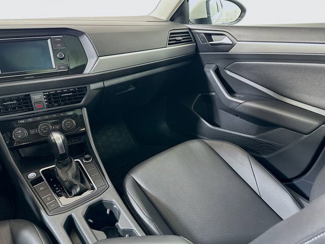 Used 2020 Volkswagen Jetta SE w/ SE Cold Weather Package image 24