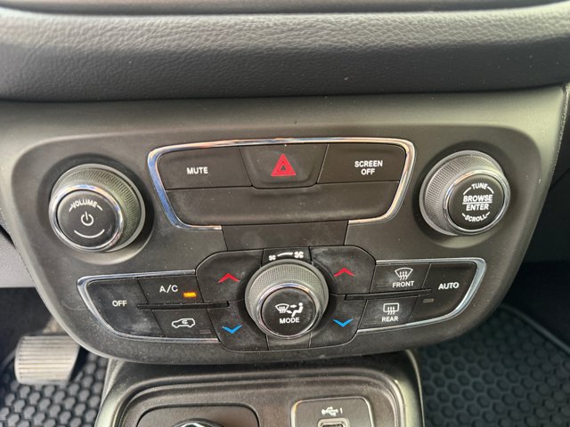 Used 2020 Jeep Compass Trailhawk AWD/4WD image 16