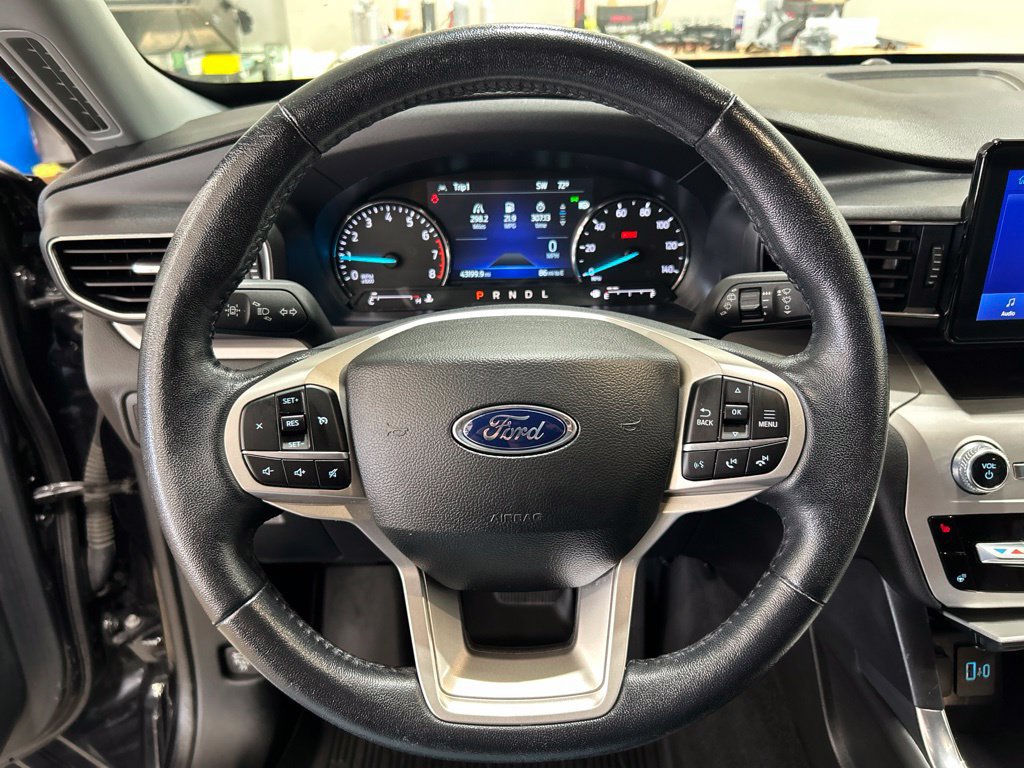 Certified 2022 Ford Explorer XLT w/ Equipment Group 202A AWD/4WD image 15