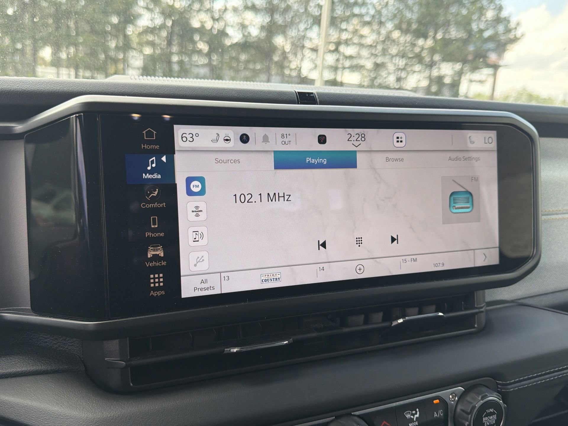 Used 2025 Jeep Wrangler Unlimited Sahara w/ Safety Group image 20