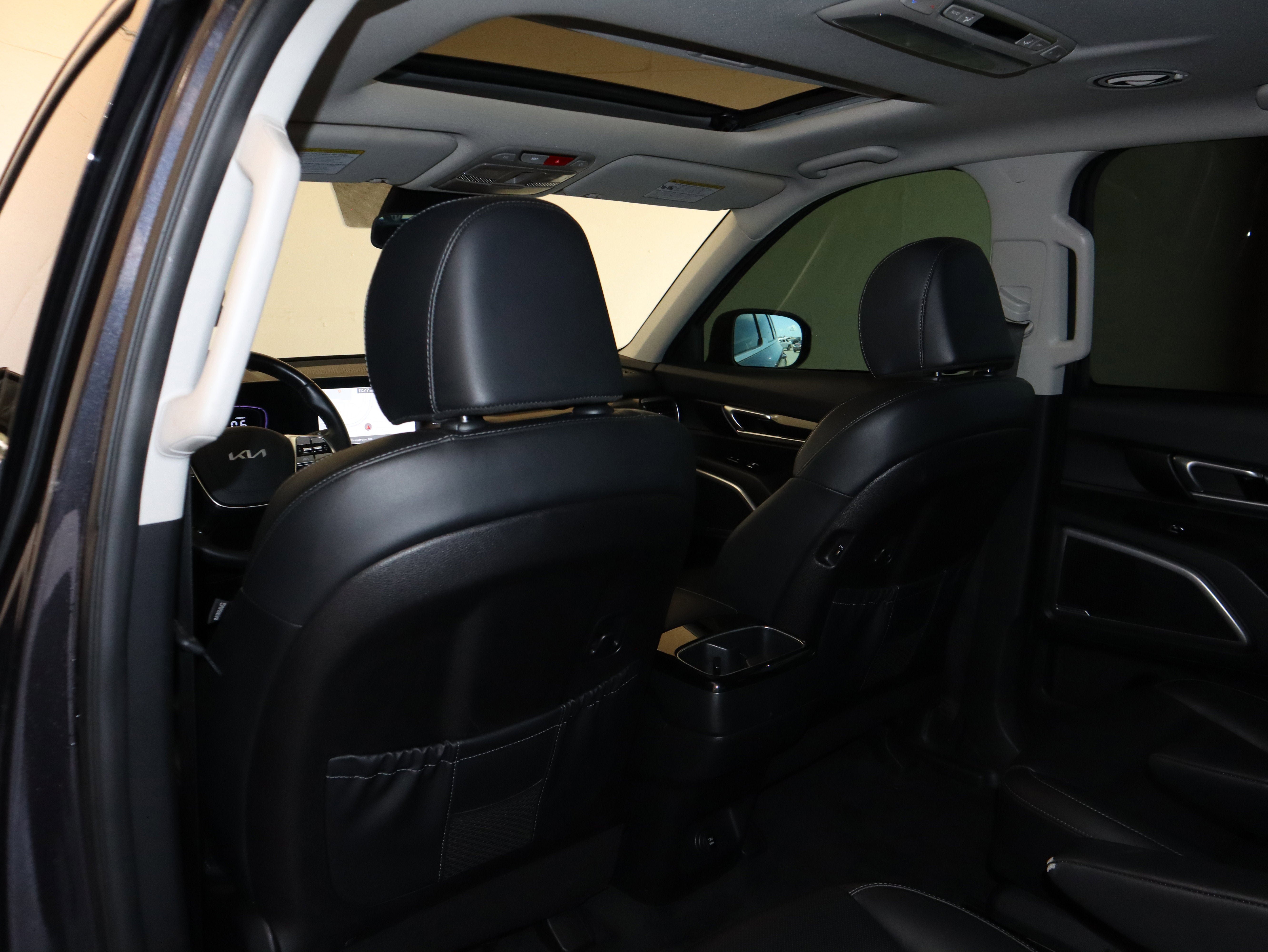 Used 2025 Kia Telluride S AWD/4WD image 38