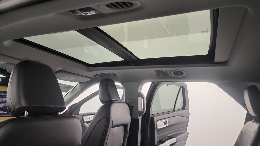 Certified 2024 Ford Explorer Limited w/ Limited Technology Package AWD/4WD image 19