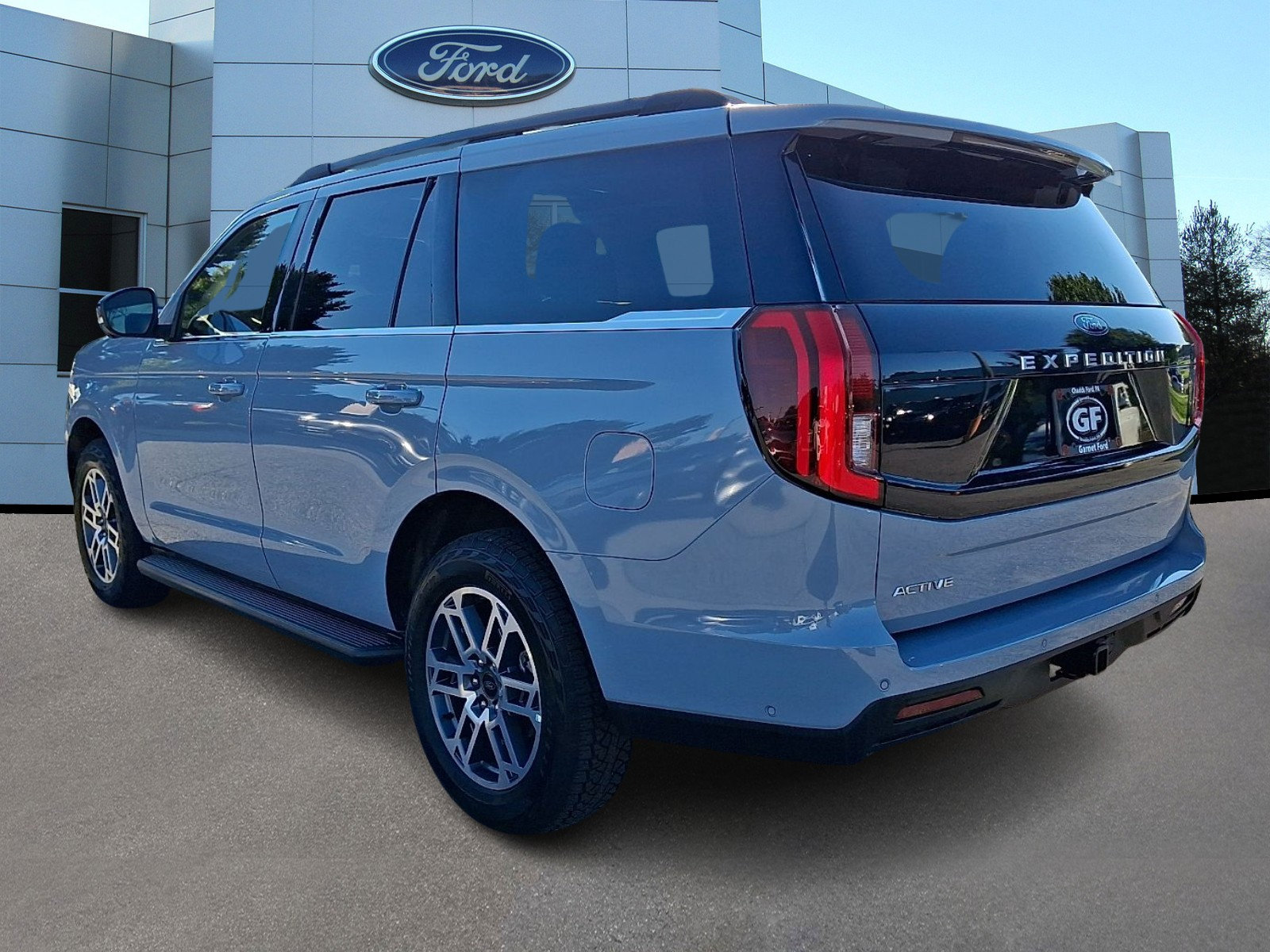 Certified 2025 Ford Expedition Active AWD/4WD image 5