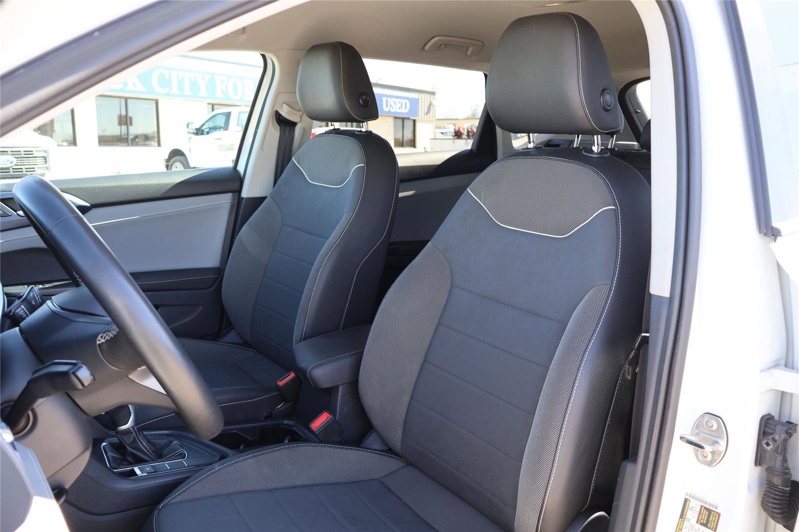 Used 2024 Volkswagen Taos SE image 14