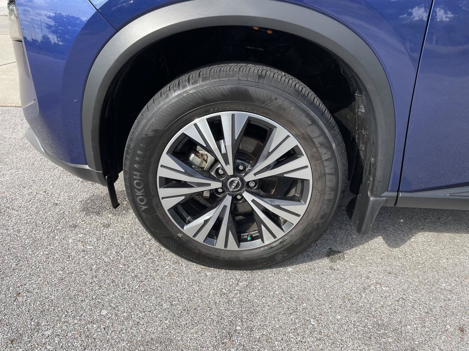 Used 2023 Nissan Rogue SV AWD/4WD image 10