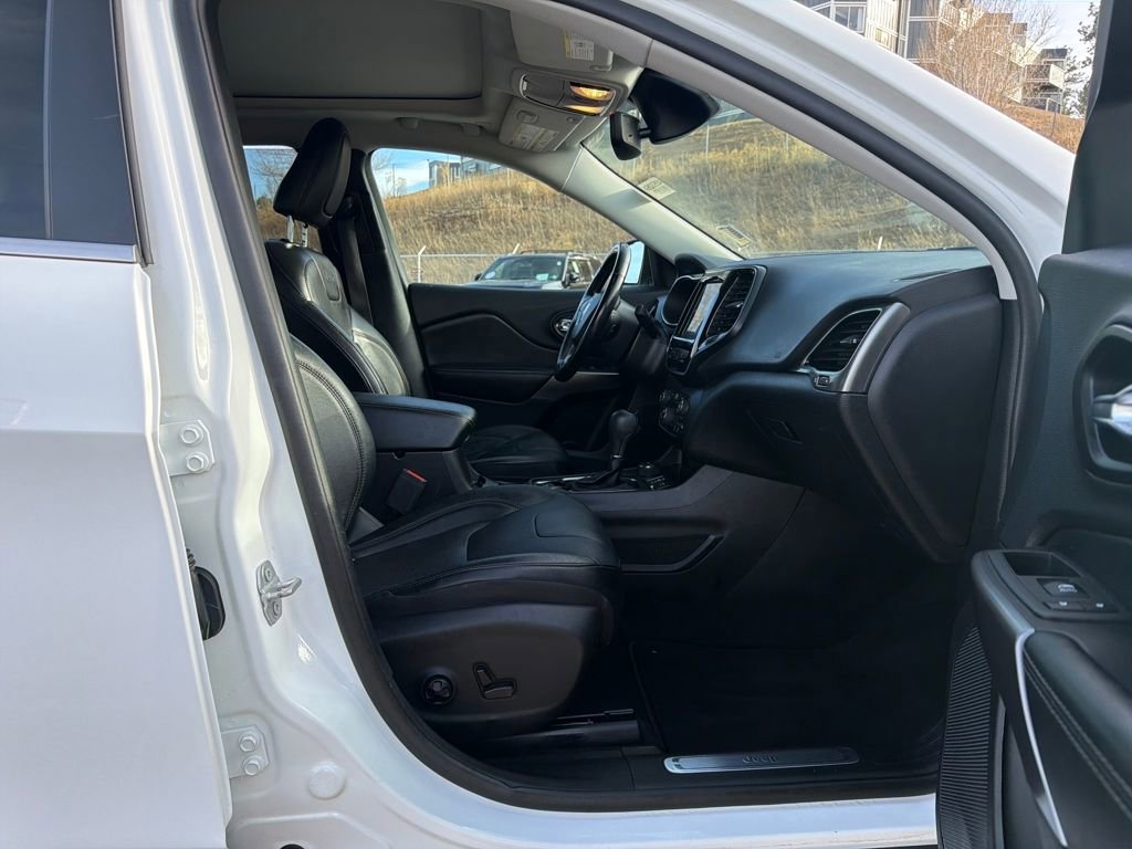 Used 2021 Jeep Cherokee Limited image 29