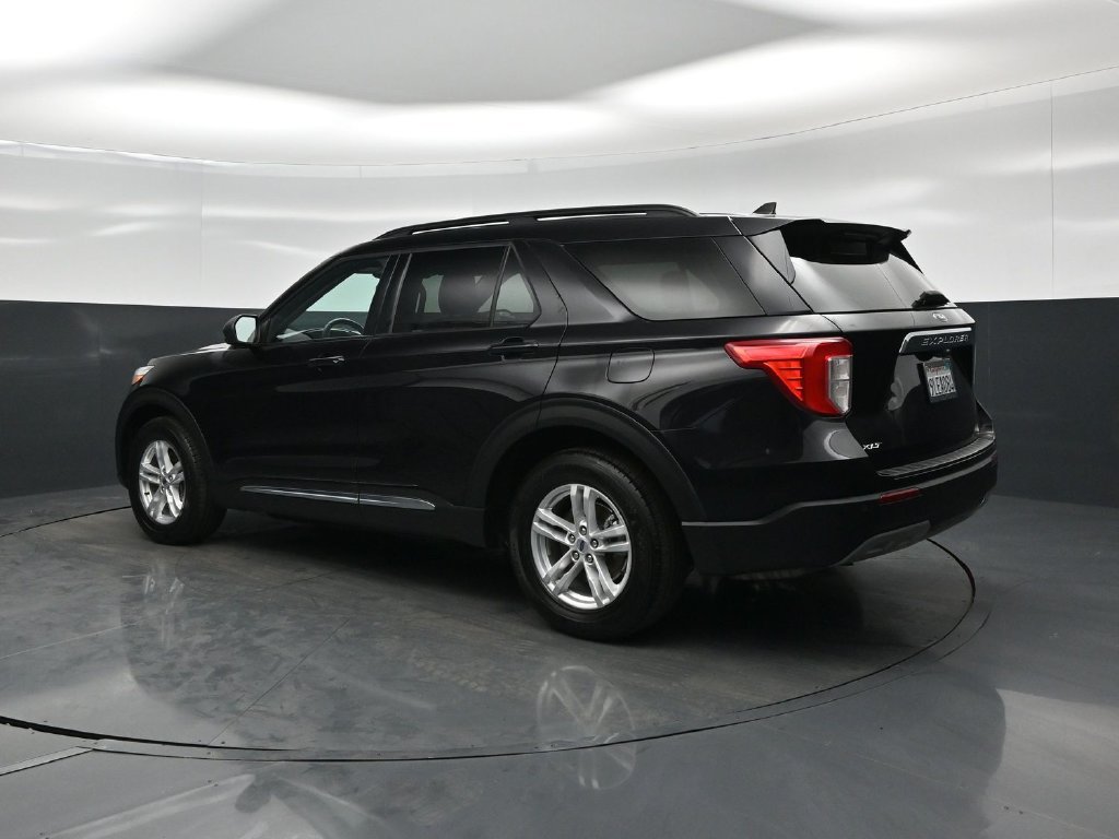 Certified 2023 Ford Explorer XLT w/ Equipment Group 202A RWD image 6