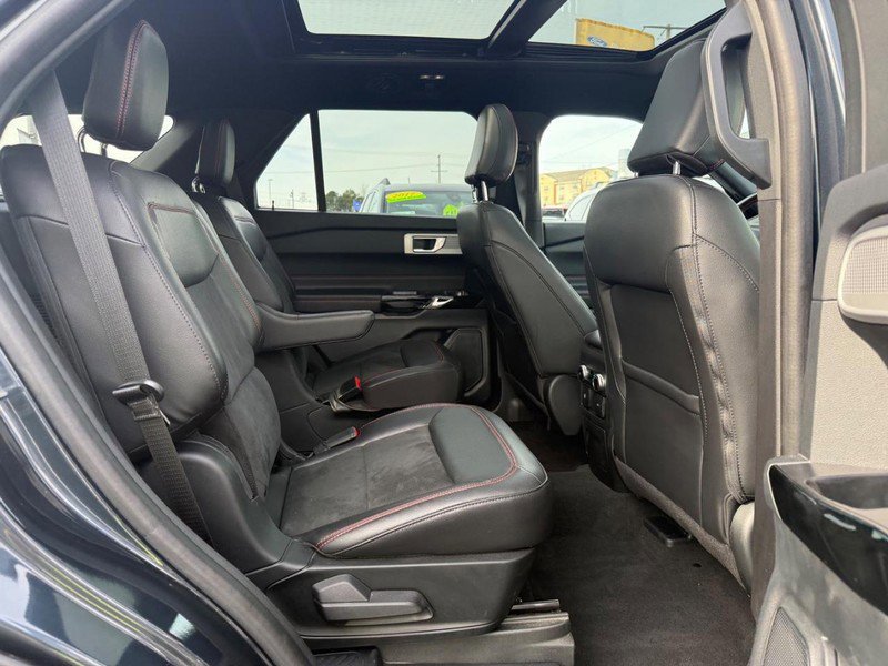 Certified 2022 Ford Explorer ST-Line w/ Class IV Trailer Tow Package image 15