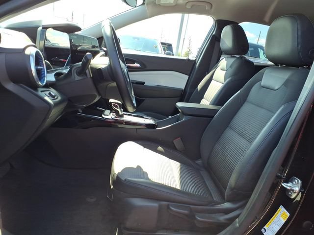 Used 2024 Chevrolet Trax LT w/ Driver Confidence Package FWD image 17