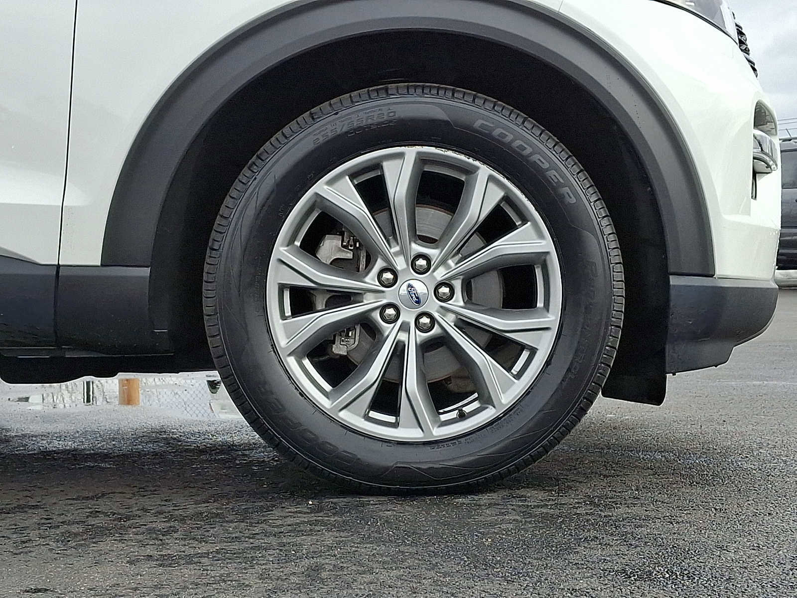 Certified 2023 Ford Explorer XLT w/ Equipment Group 202A image 8