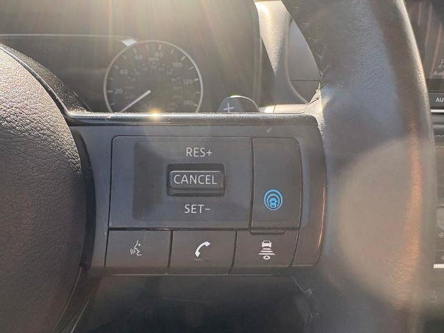 Used 2022 Nissan Rogue SV AWD/4WD image 13