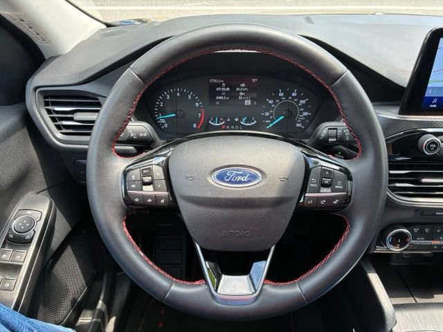 Certified 2022 Ford Escape SEL w/ SEL Stealth AWD Package image 19
