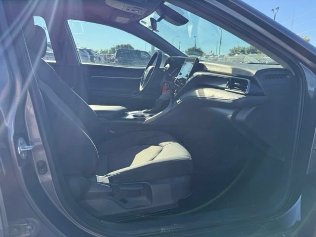 Used 2022 Toyota Camry LE FWD image 12