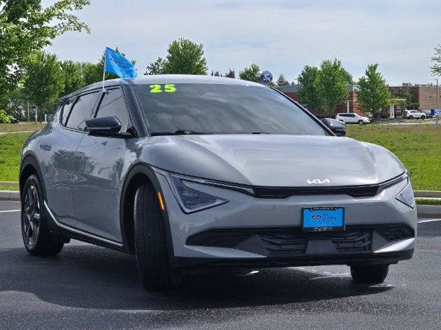 Used 2025 Kia EV6 Light AWD/4WD image 4