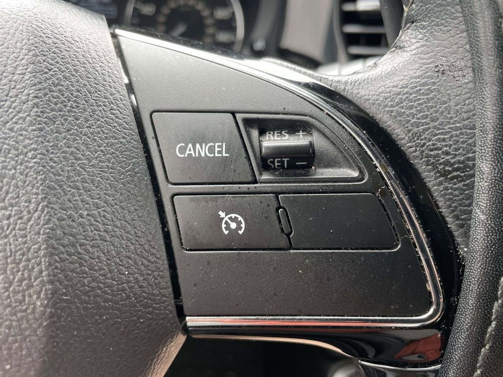 Used 2020 Mitsubishi Outlander SEL image 26