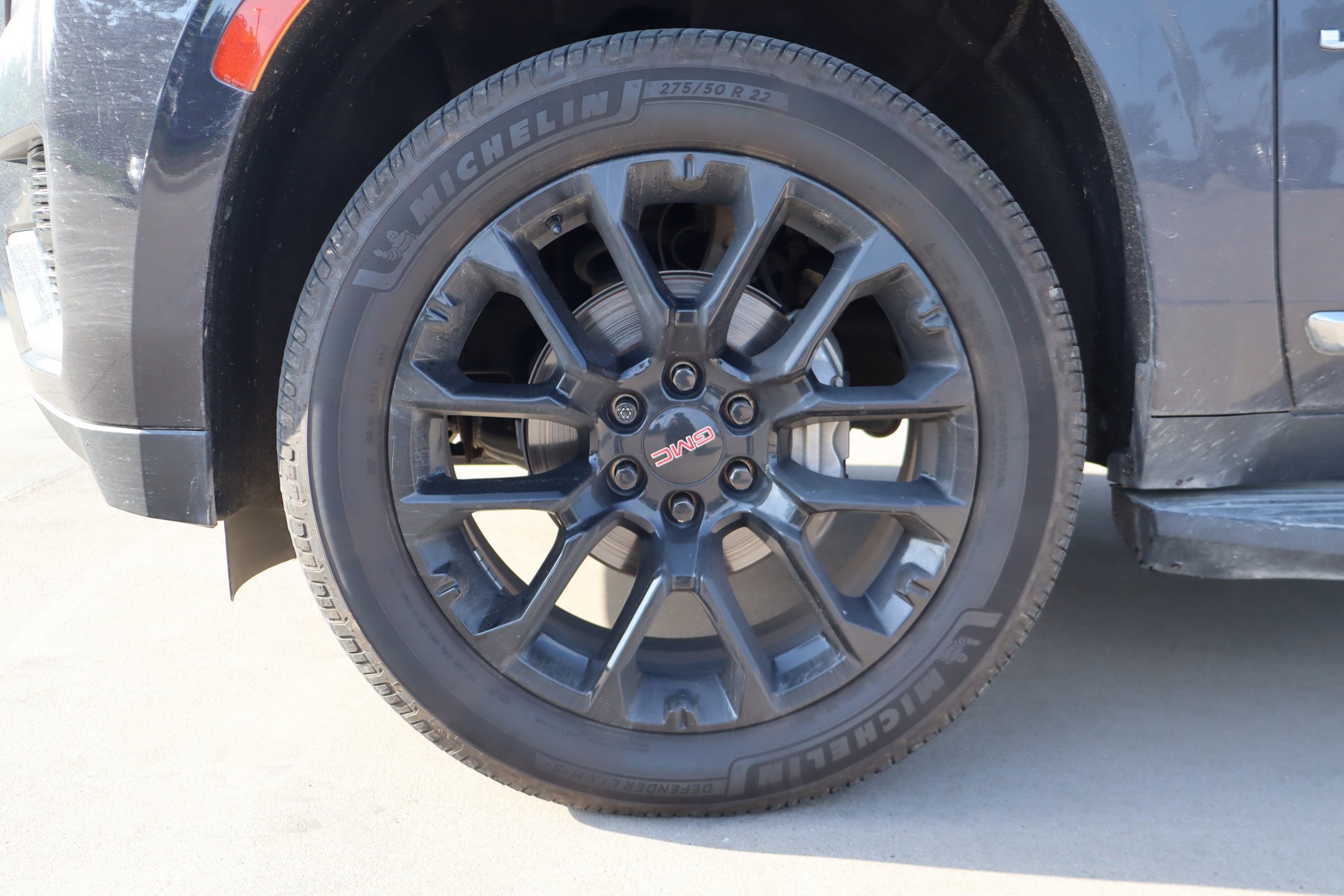 Used 2023 GMC Yukon SLT AWD/4WD image 11