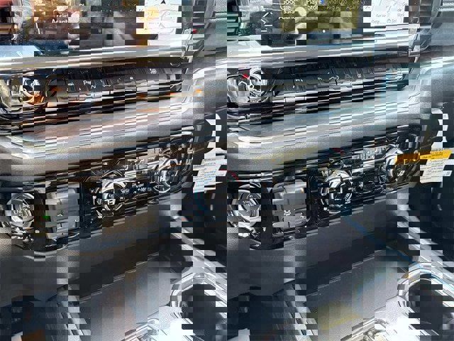 Used 2024 GMC Sierra 1500 SLT w/ SLT Convenience Package image 34