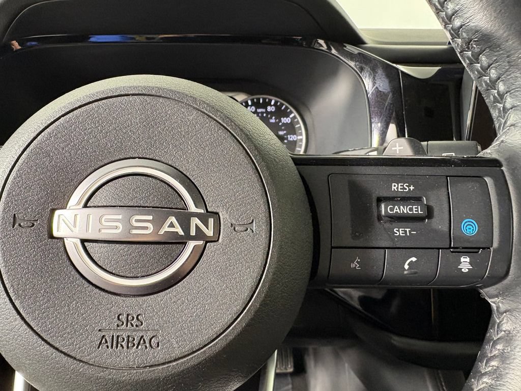 Used 2022 Nissan Pathfinder SV AWD/4WD image 23